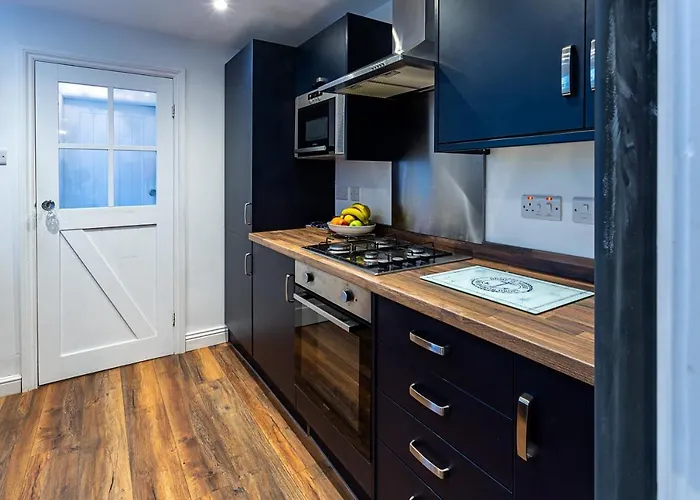 Wavecrest Cottage - Characterful 3 Bedroom Holiday Cottage